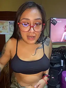 Snapshot of Felinamiau chatting on February 15, 2026, 4:31 am Felinamiau online show from February 15, 2026, 4:31 am