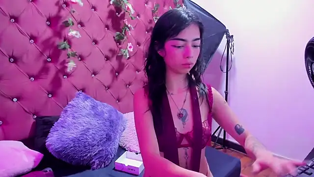 Snapshot of _Ivy_Luna chatting on May 20, 2026, 12:50 am Ivy Luna online show from May 20, 2026, 12:50 am