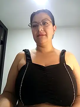 CelesteAlvarez1989 online show from April 15, 2026, 6:31 am