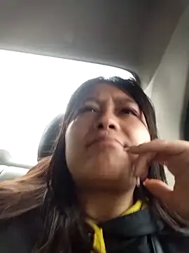 Kitty 25x online show from November 19, 2025, 1:33 pm