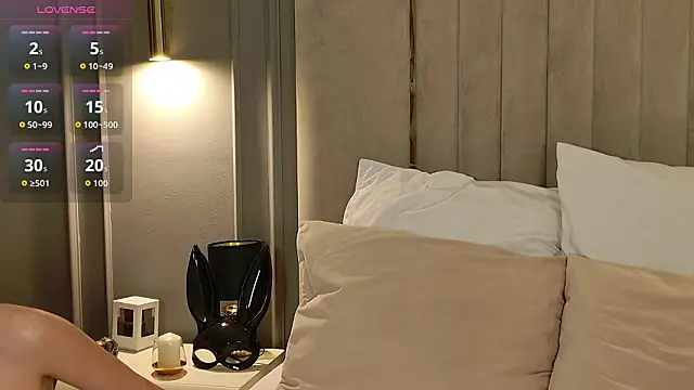 Snapshot of RileyHeaven chatting on February 19, 2026, 7:43 pm RileyHeaven online show from February 19, 2026, 7:43 pm