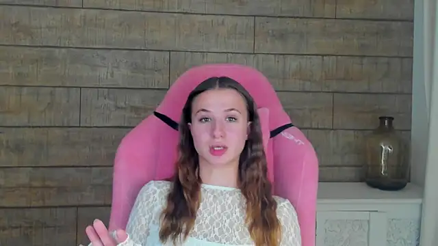 Snapshot of KristinaBellini chatting on November 29, 2025, 5:16 pm KristinaBellini online show from November 29, 2025, 5:16 pm