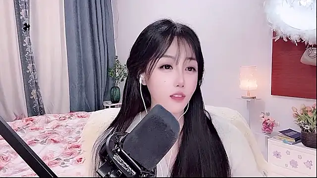 Laura 520 online show from May 30, 2026, 12:24 pm