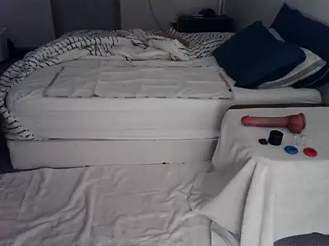 Redheadstud online show from January 14, 2026, 6:52 am