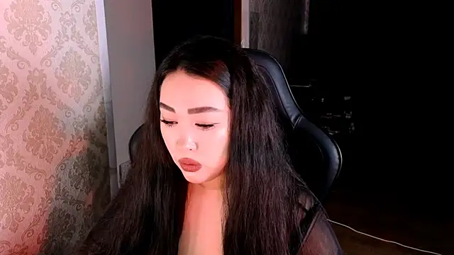 Snapshot of Emma_Uilson chatting on July 20, 2026, 2:08 pm Emma Uilson online show from July 20, 2026, 2:08 pm