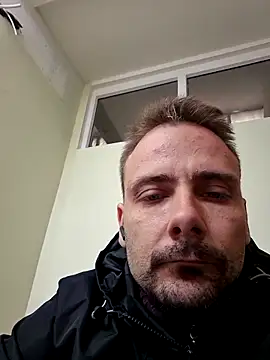 Gregorywhitelegs online show from April 22, 2026, 10:39 am