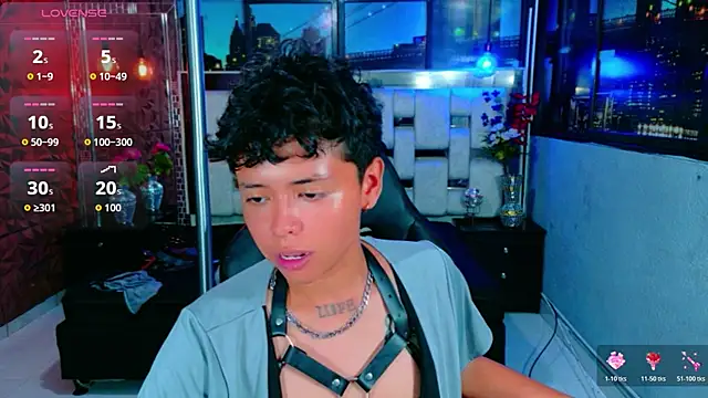 lunabustygirl online show from November 23, 2025, 12:32 am