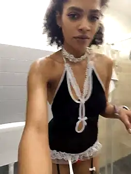 Snapshot of chanell95 chatting on December 21, 2025, 8:38 pm chanell95 online show from December 21, 2025, 8:38 pm