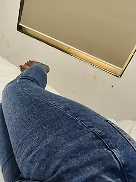 Snapshot of priya2505 chatting on November 25, 2025, 8:14 am priya2505 online show from November 25, 2025, 8:14 am