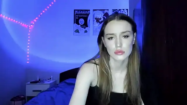 Snapshot of tinyglow chatting on February 14, 2026, 10:06 pm tinyglow online show from February 14, 2026, 10:06 pm