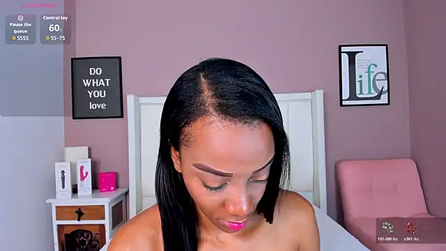 SandyAdaeze online show from December 4, 2025, 12:03 pm