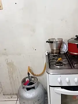 putinha  esthefany online show from November 18, 2025, 11:47 am