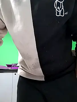 platone09 online show from November 14, 2025, 1:43 pm