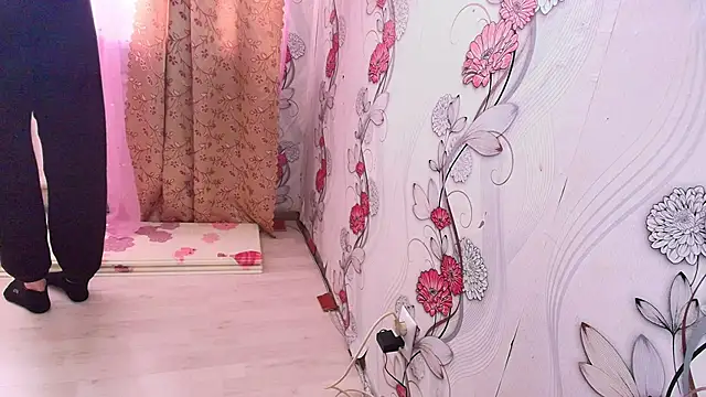 Snapshot of KristinaScott chatting on November 24, 2025, 9:20 am KristinaScott online show from November 24, 2025, 9:20 am