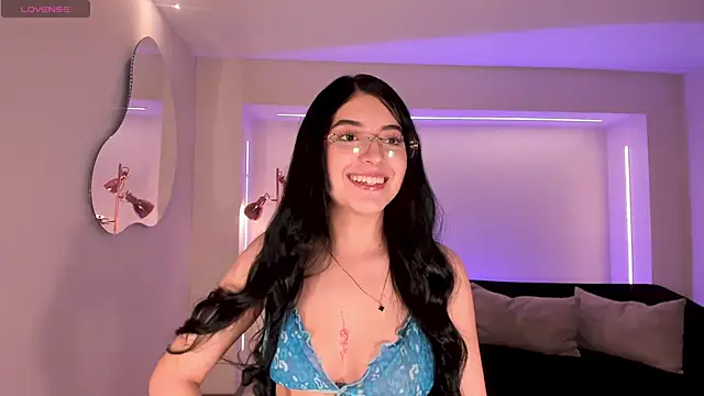 HaileyRoss  online show from February 25, 2026, 12:04 pm