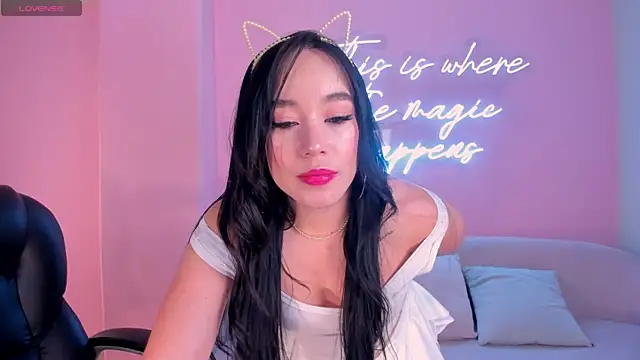 ZaraKafruni online show from February 10, 2026, 4:05 am