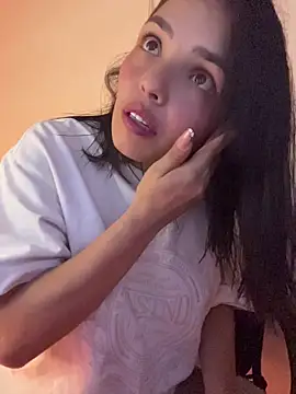 Snapshot of LaraDanverss chatting on July 15, 2026, 10:37 pm LaraDanverss online show from July 15, 2026, 10:37 pm