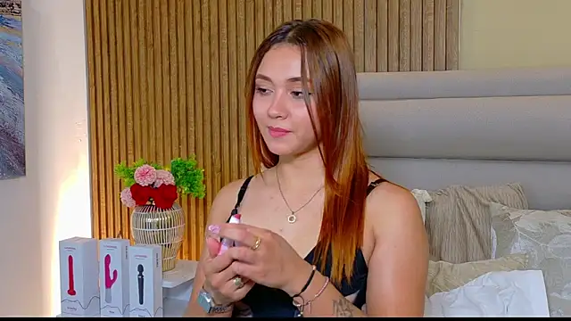 Snapshot of LondraBlush chatting on May 11, 2026, 4:04 pm LondraBlush online show from May 11, 2026, 4:04 pm