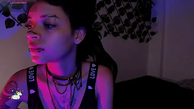 Snapshot of Anny_Kiitty chatting on July 7, 2026, 9:24 am Anny Kiitty online show from July 7, 2026, 9:24 am