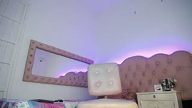 Sussan cooper online show from February 21, 2026, 2:56 am