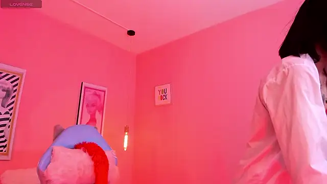 Snapshot of Milu_carbajal_x chatting on February 24, 2026, 4:21 am Milu carbajal x online show from February 24, 2026, 4:21 am