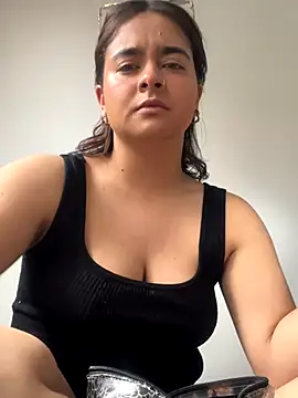 Snapshot of HANNAHBAKER00 chatting on November 15, 2025, 8:16 pm HANNAHBAKER00 online show from November 15, 2025, 8:16 pm