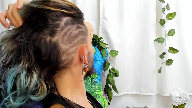 AngelDamianArt online show from December 5, 2025, 9:00 pm