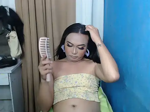 Snapshot of Miss_Adalia_Rose chatting on April 12, 2026, 12:26 am Miss Adalia Rose online show from April 12, 2026, 12:26 am