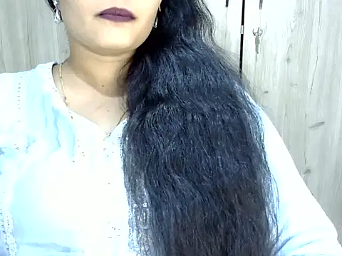 Muskan Jha online show from April 5, 2026, 3:42 pm
