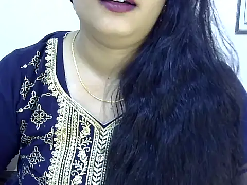 Muskan Jha online show from May 6, 2026, 2:08 am