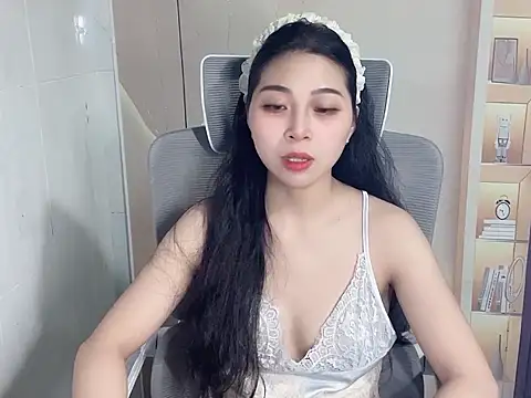 Lousii online show from December 5, 2025, 12:25 pm