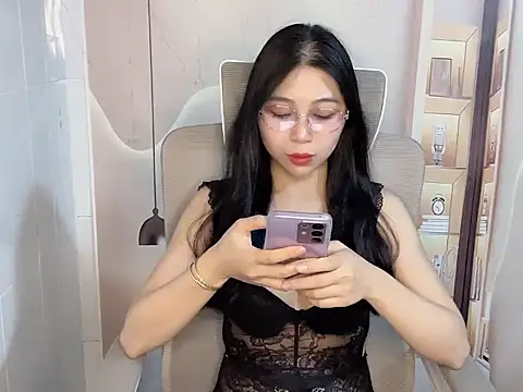 Lousii online show from April 18, 2026, 7:01 am