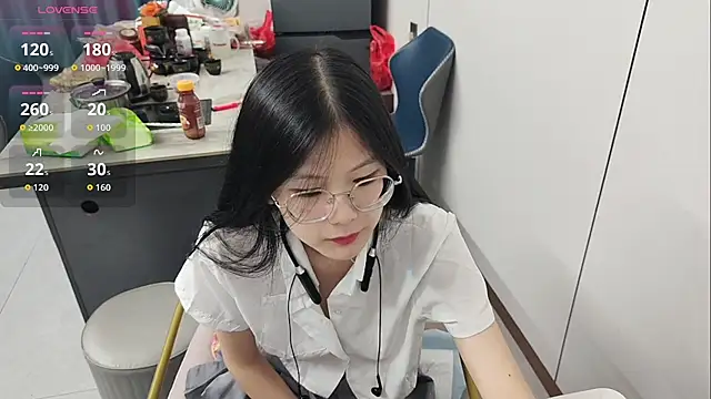 xlin-baby online show from May 20, 2026, 4:35 pm