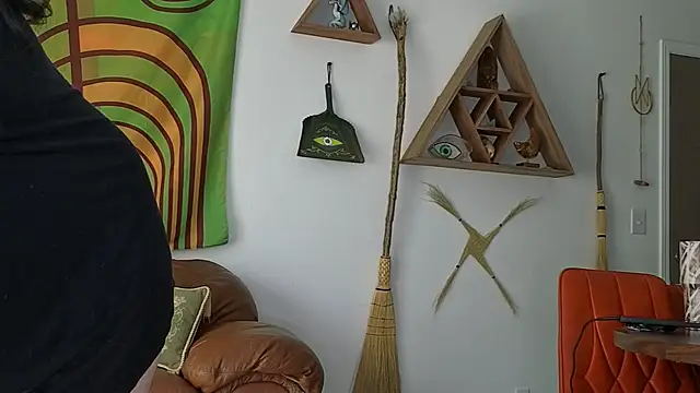 bruisedblossoms online show from April 5, 2026, 5:10 pm