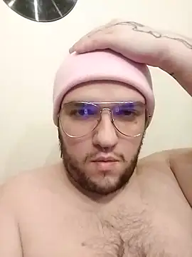 Snapshot of Ziulica chatting on November 24, 2025, 3:12 pm Ziulica online show from November 24, 2025, 3:12 pm