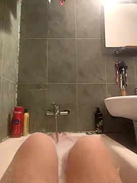 Snapshot of Ziulica chatting on November 27, 2025, 8:11 pm Ziulica online show from November 27, 2025, 8:11 pm