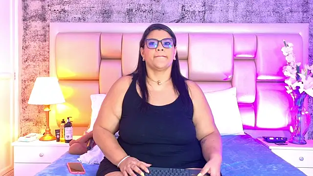 SelennaCooper online show from March 28, 2026, 11:54 am