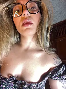 Xxx Amy online show from December 4, 2025, 5:28 am