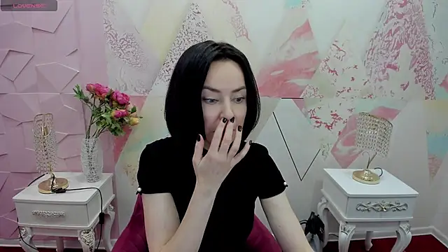 Suzy mcraky1 online show from November 17, 2025, 9:26 am