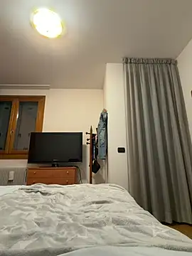 feliciafelon online show from February 11, 2026, 8:03 pm