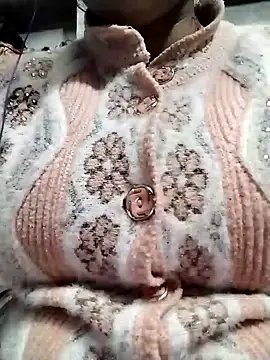 CUTE 123X online show from December 15, 2025, 7:51 pm