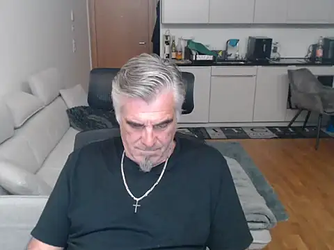 Snapshot of Buidapest chatting on April 28, 2026, 2:27 am Buidapest online show from April 28, 2026, 2:27 am