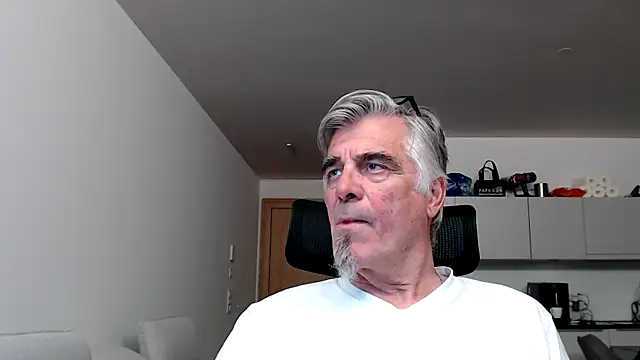 Snapshot of Buidapest chatting on May 6, 2026, 10:15 pm Buidapest online show from May 6, 2026, 10:15 pm