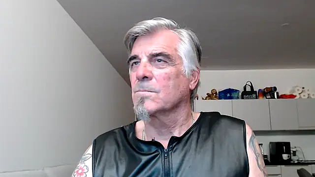 Snapshot of Buidapest chatting on May 10, 2026, 3:01 am Buidapest online show from May 10, 2026, 3:01 am