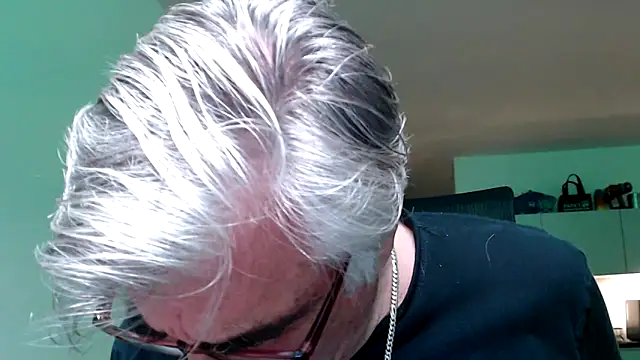 Snapshot of Buidapest chatting on May 16, 2026, 6:43 am Buidapest online show from May 16, 2026, 6:43 am