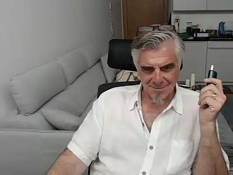 Snapshot of Buidapest chatting on May 30, 2026, 6:21 am Buidapest online show from May 30, 2026, 6:21 am