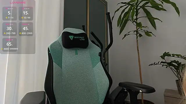 Emily jayreal online show from January 12, 2026, 12:21 pm