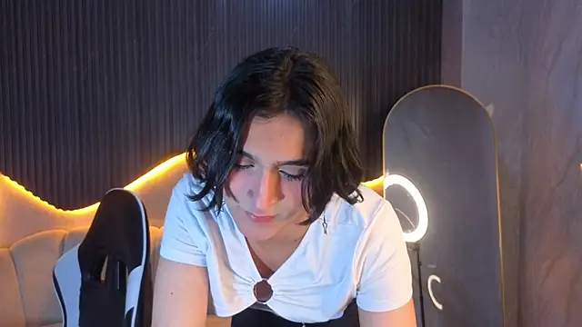 zoe tp online show from February 25, 2026, 7:45 pm