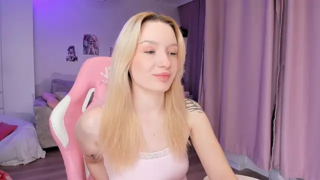 Tiffany Paw online show from December 15, 2025, 3:00 am