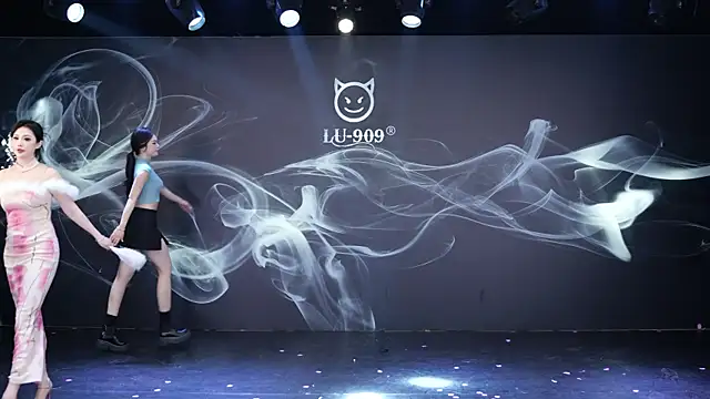 LU-909 online show from January 10, 2026, 1:18 am